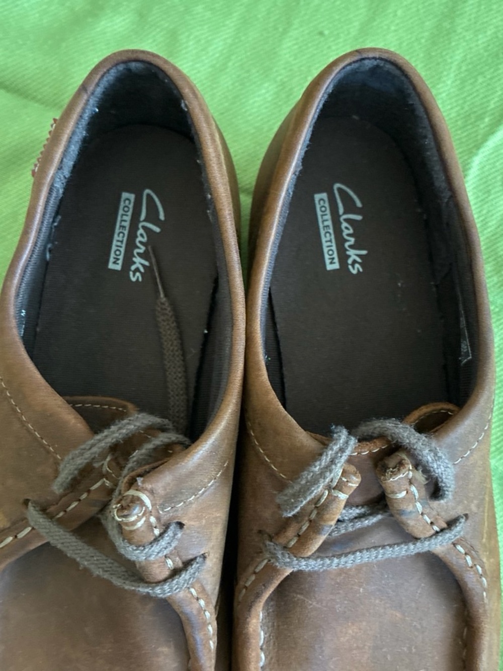 Clarks Men’s Brown Leather Boat Shoes with Contrast Stitching